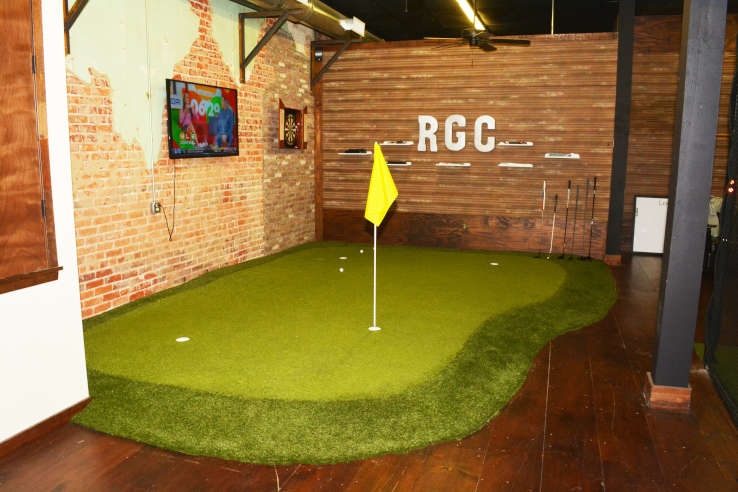 Los Angeles and Southern California Indoor Putting Green