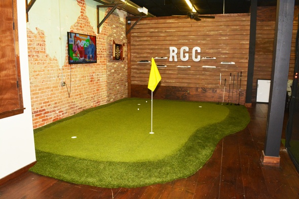 Los Angeles and Southern California Indoor Putting Green