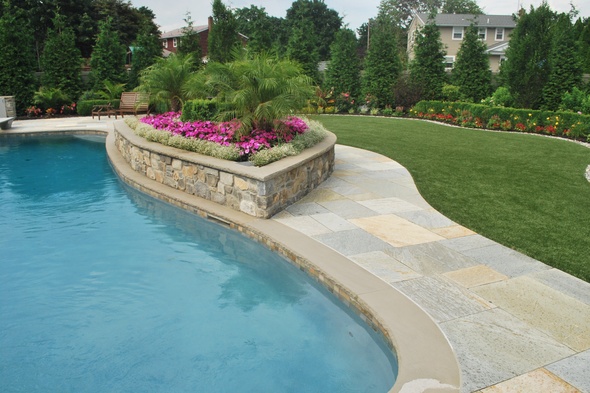 Los Angeles and Southern California Artificial Turf Poolside
